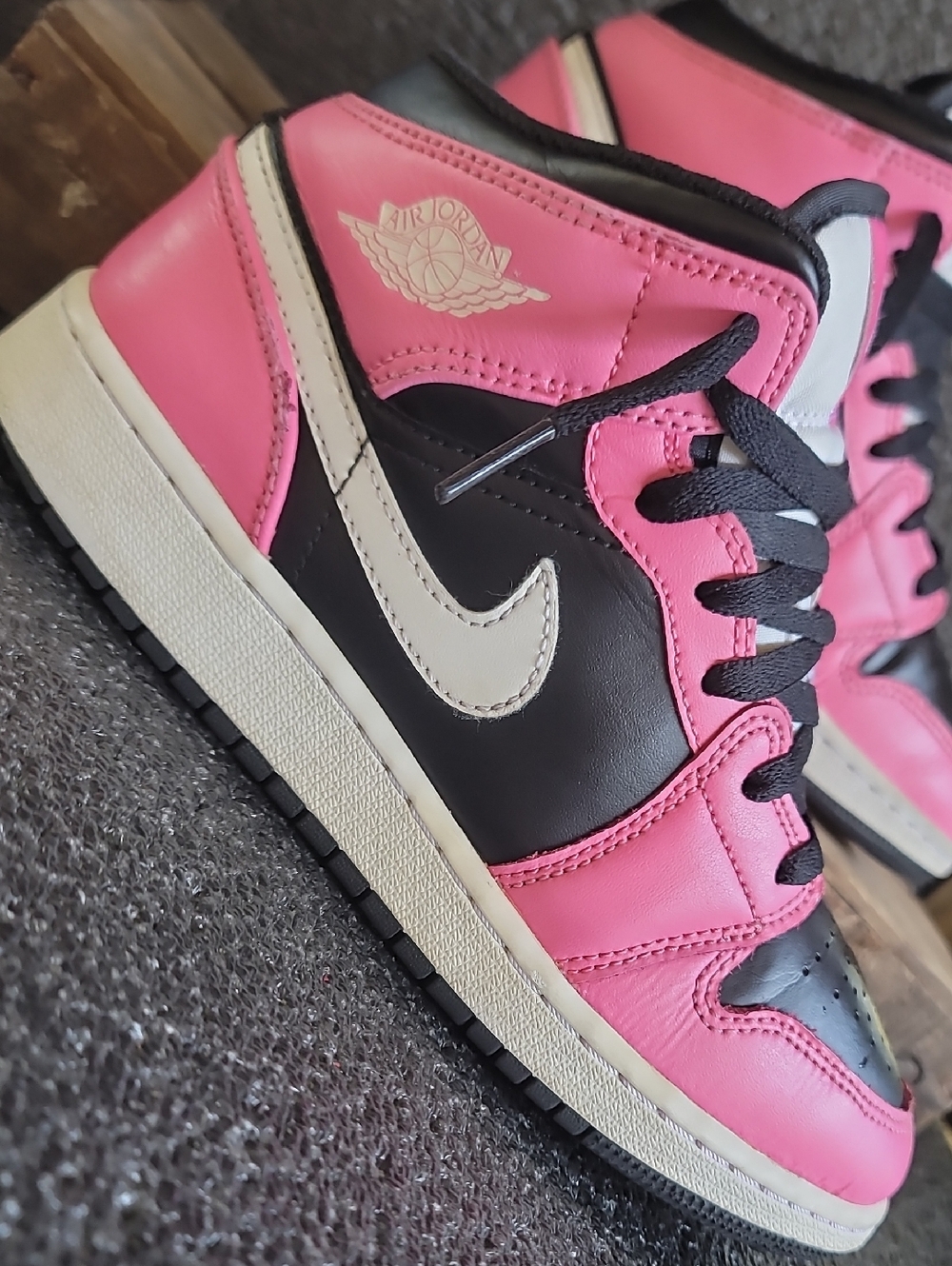 Nike Air Jordan 1 Mid "Pinksicle" Wmns 6.5 Ships Today - Picture 9 of 15